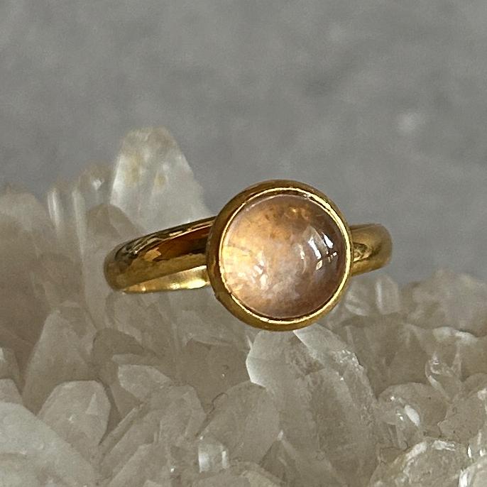 ロイヤルレピドライトキャッツアイ リング/サージカルステンレス フリーサイズ1枚目の画像